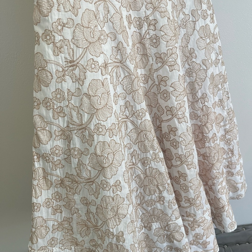 Anne Klein minimalist embroidered Floral Mini Dress White and Tan size 2 - Picture 6 of 7